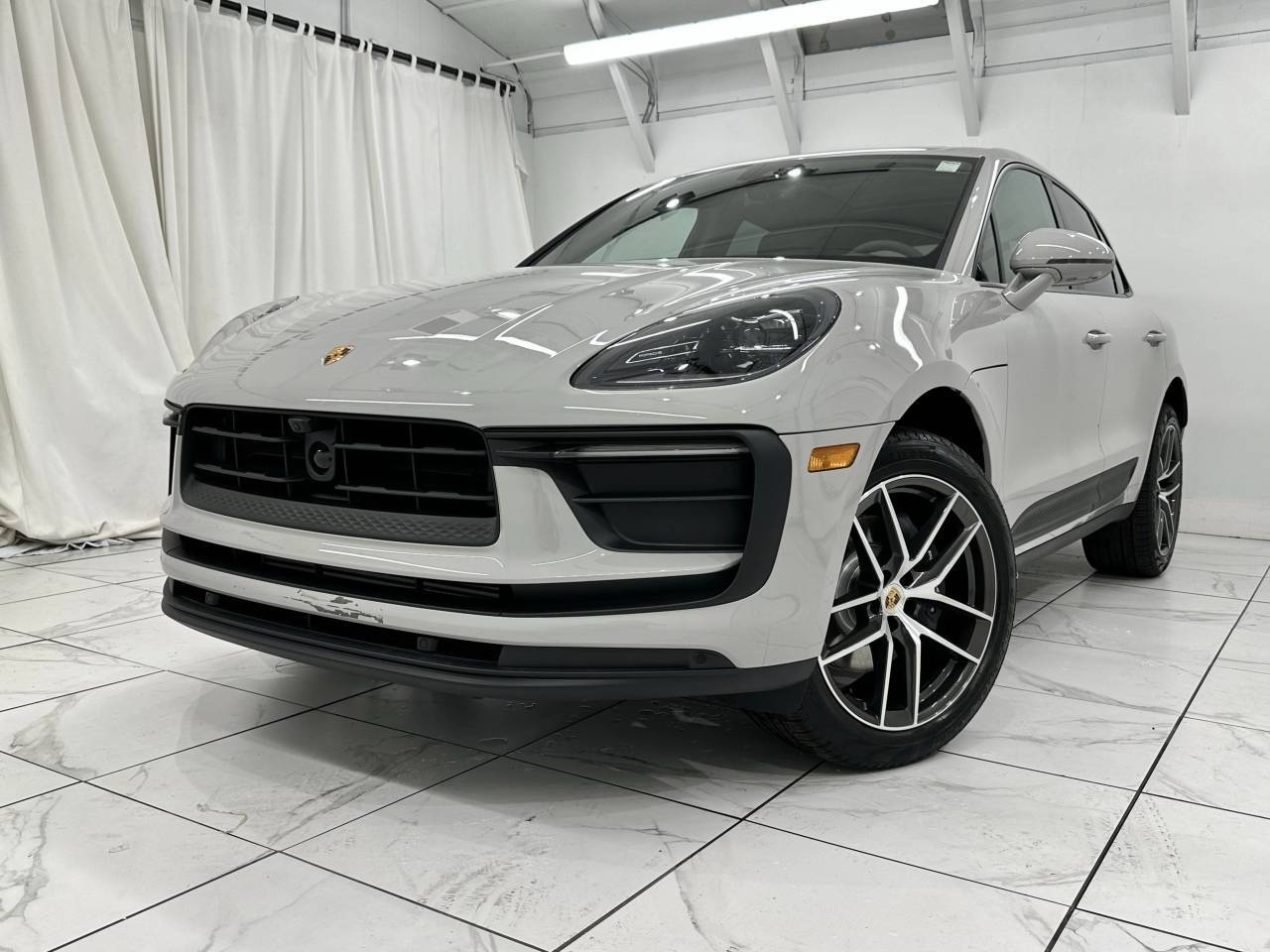 2025 Porsche Macan Newark DE