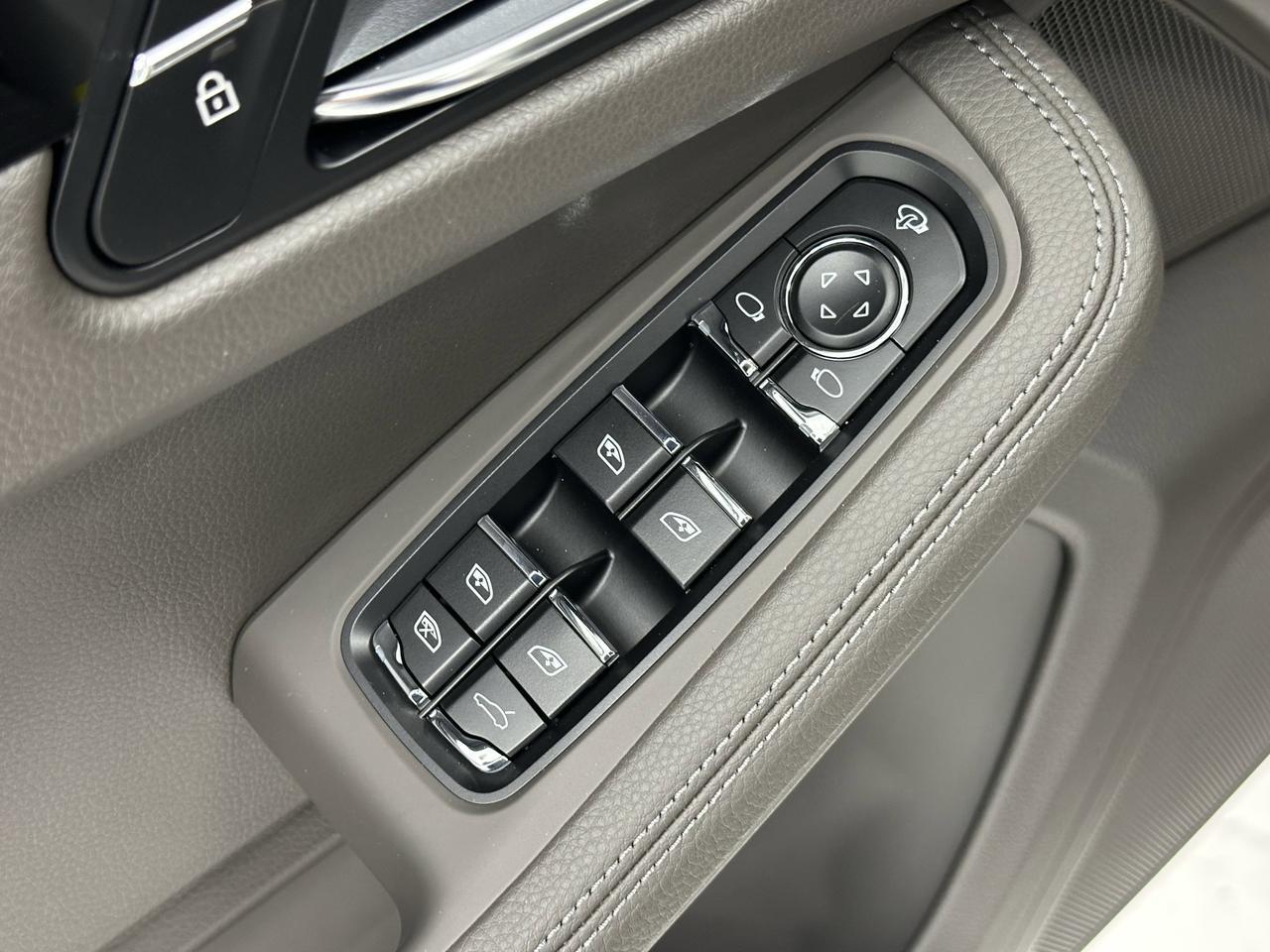 2025 Porsche Macan Newark DE