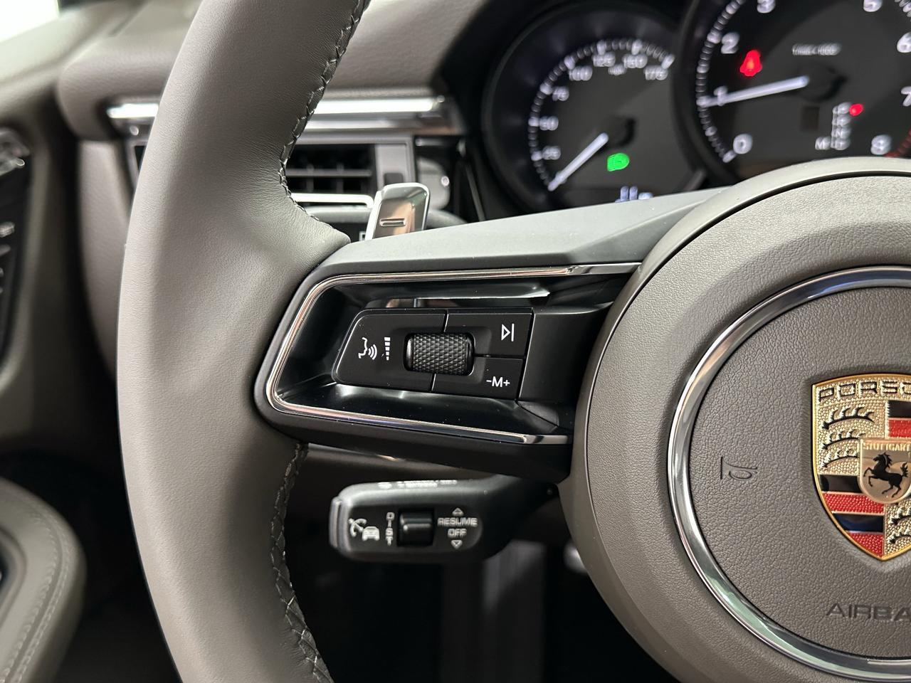 2025 Porsche Macan Newark DE