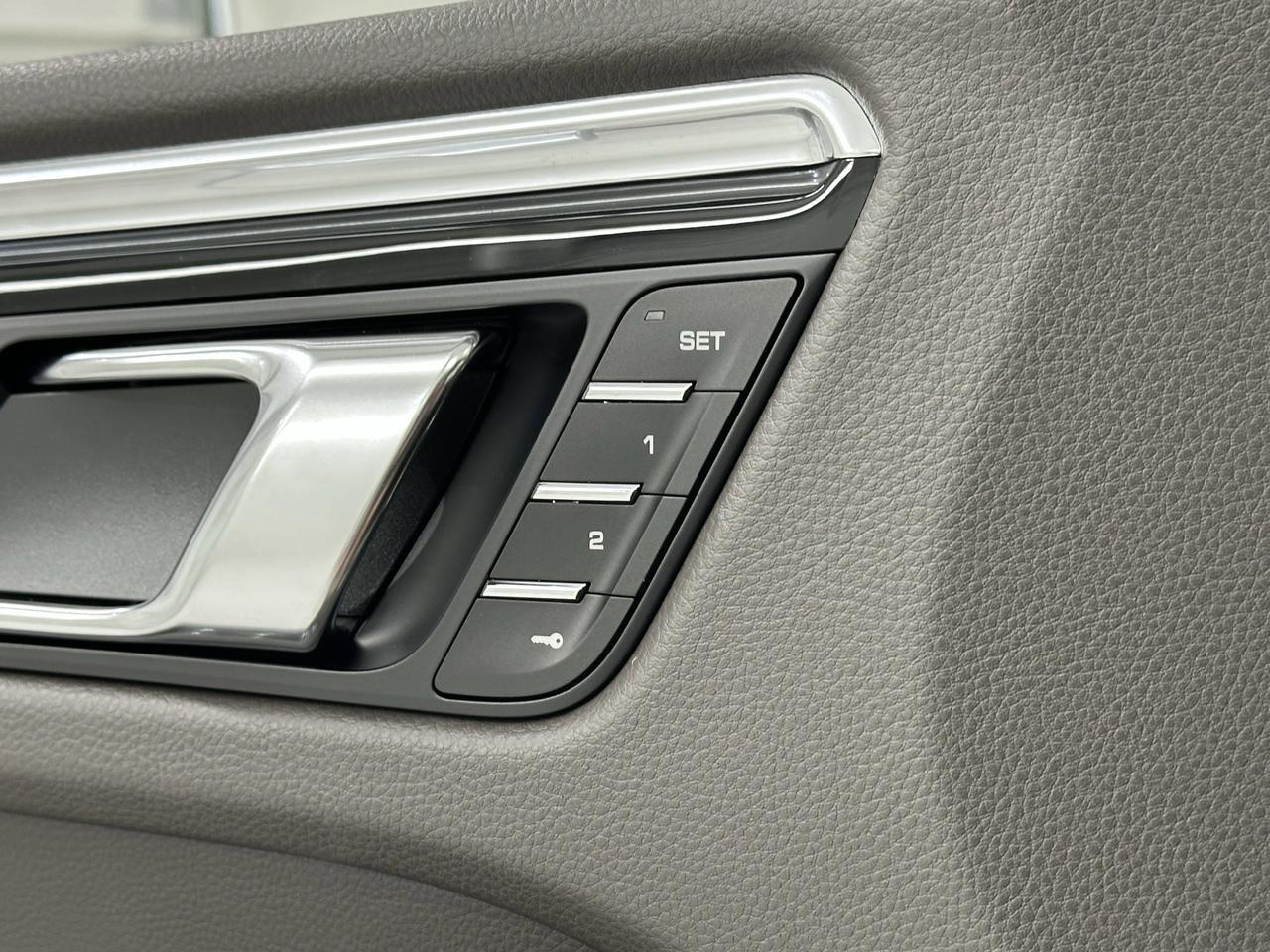 2025 Porsche Macan Newark DE