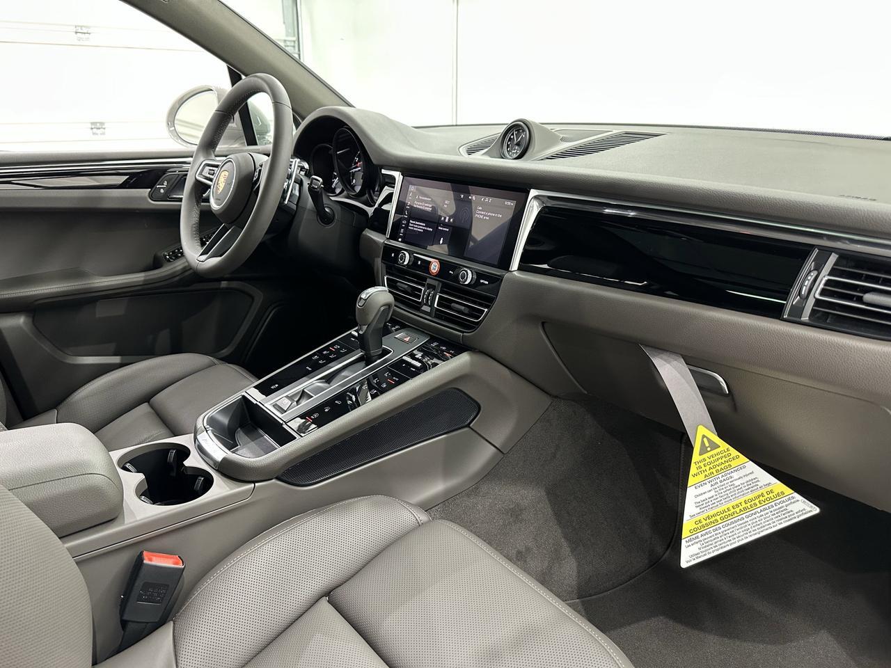 2025 Porsche Macan Newark DE