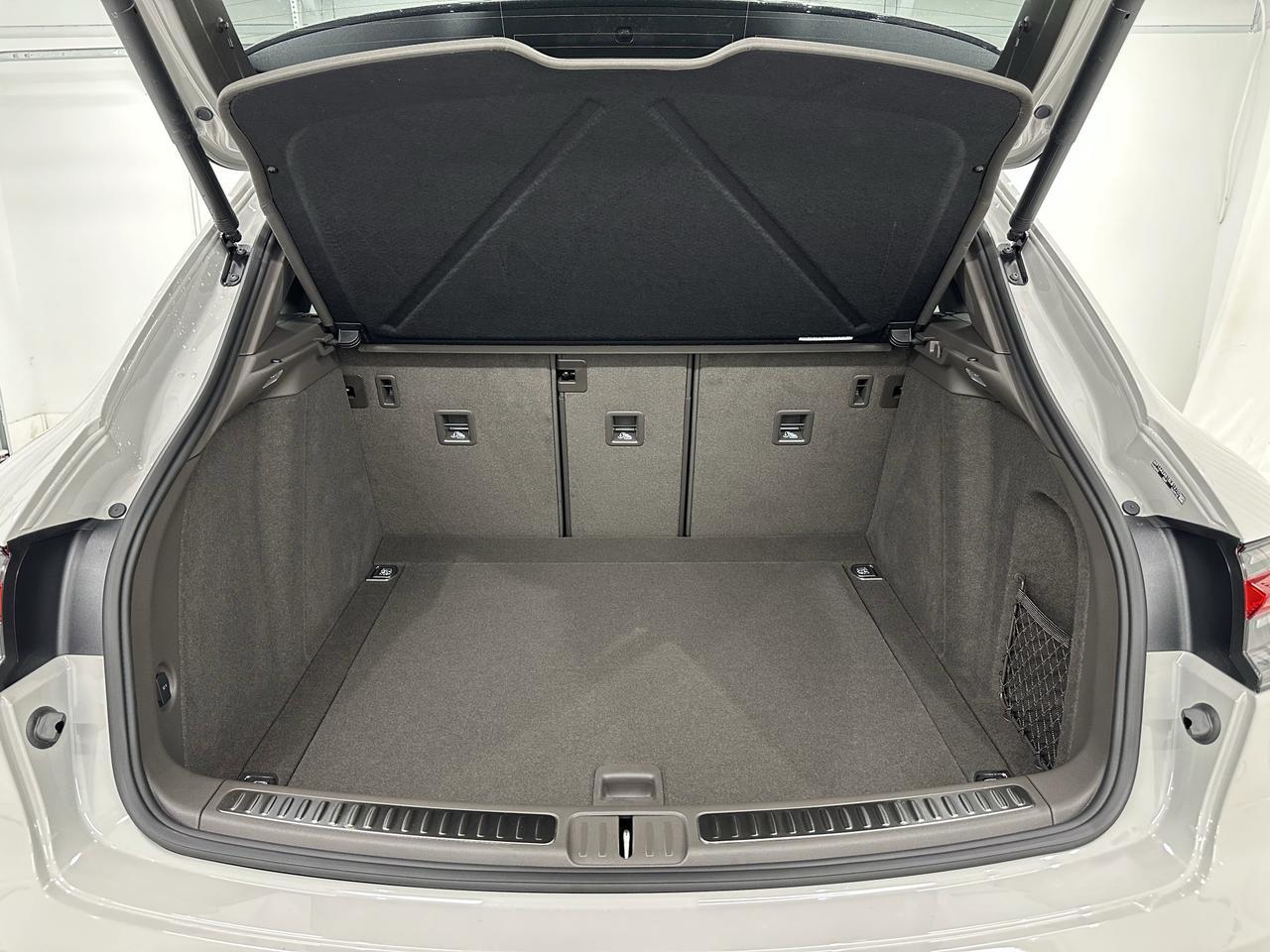 2025 Porsche Macan Newark DE