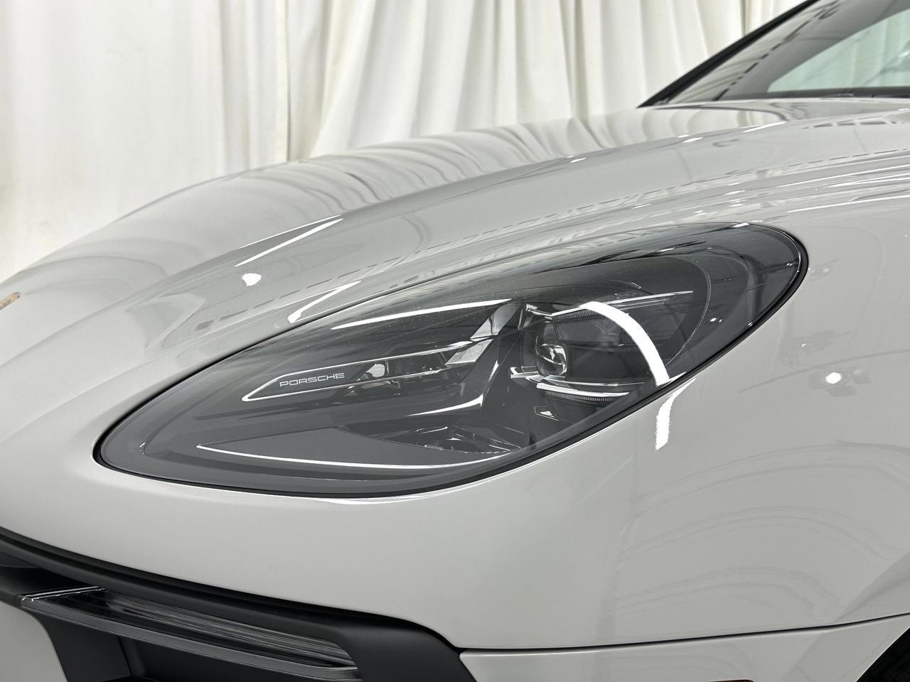 2025 Porsche Macan Newark DE