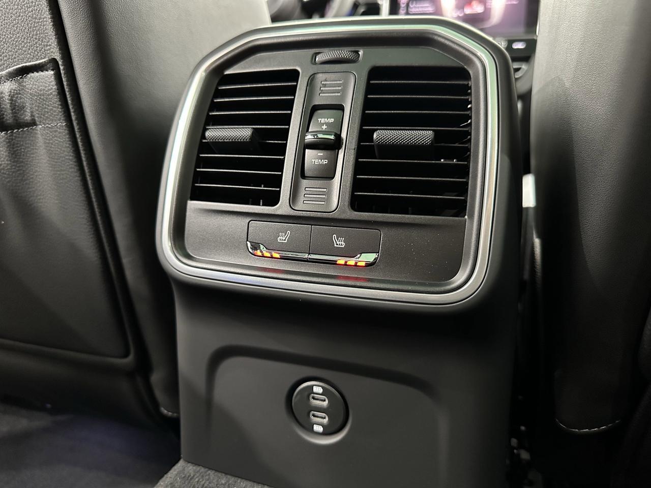 2025 Porsche Macan Newark DE