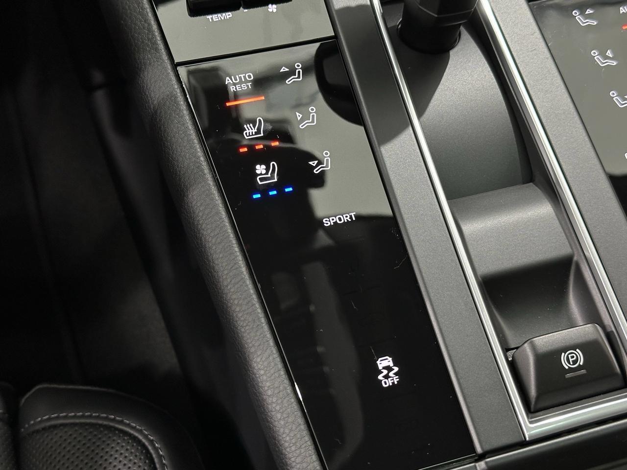 2025 Porsche Macan Newark DE