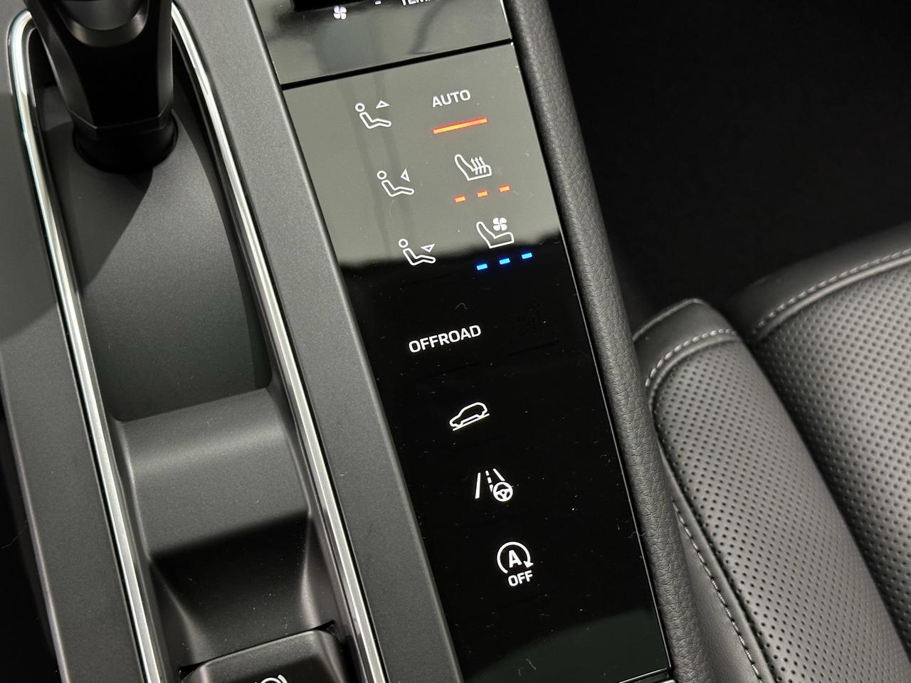 2025 Porsche Macan Newark DE