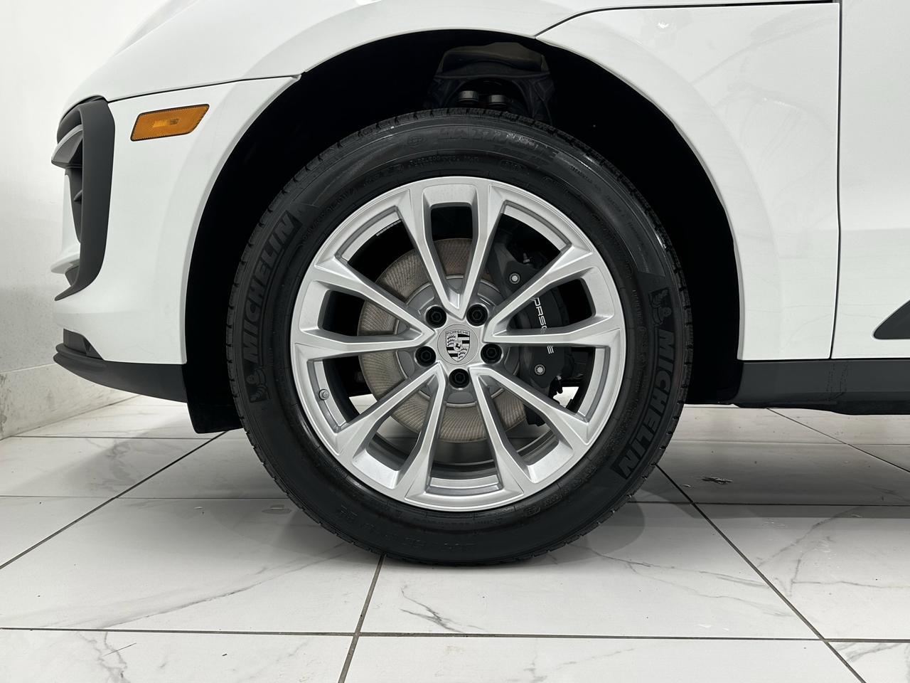 2025 Porsche Macan Newark DE