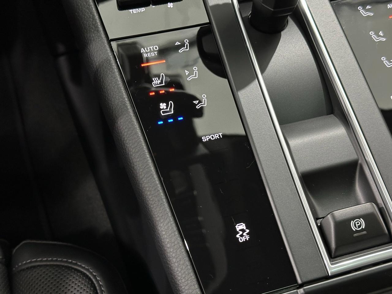 2025 Porsche Macan Newark DE