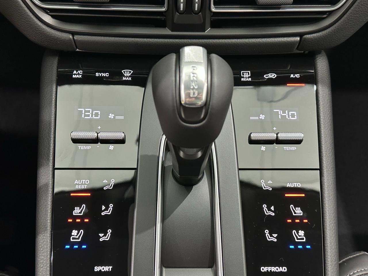 2025 Porsche Macan Newark DE