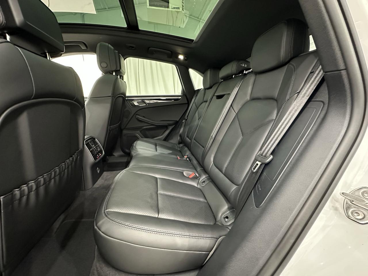 2025 Porsche Macan Newark DE