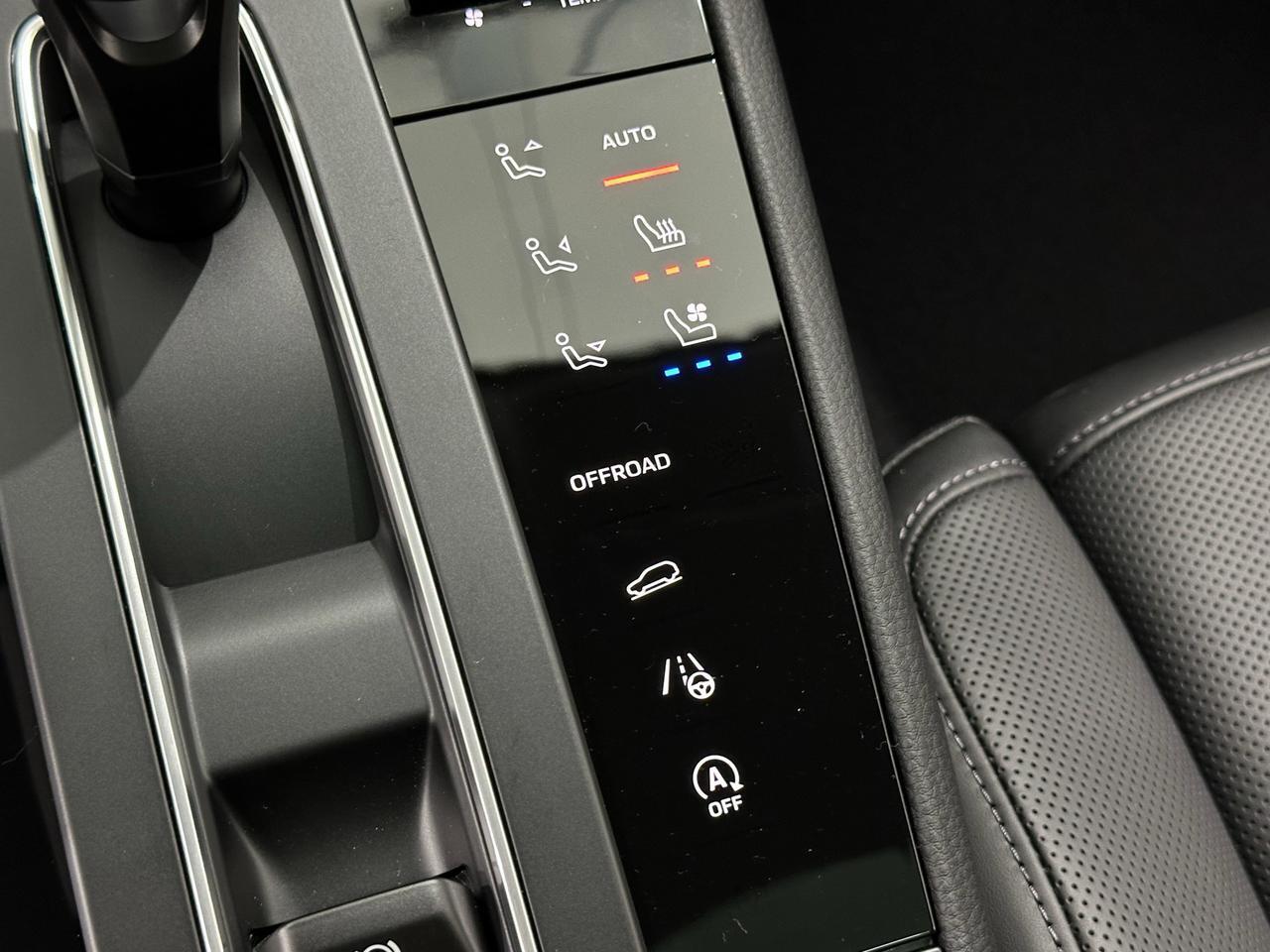 2025 Porsche Macan Newark DE