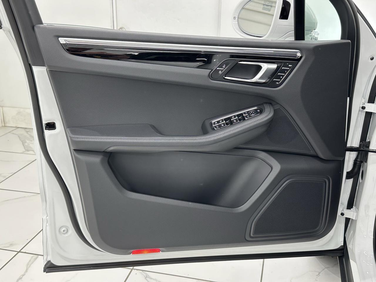 2025 Porsche Macan Newark DE