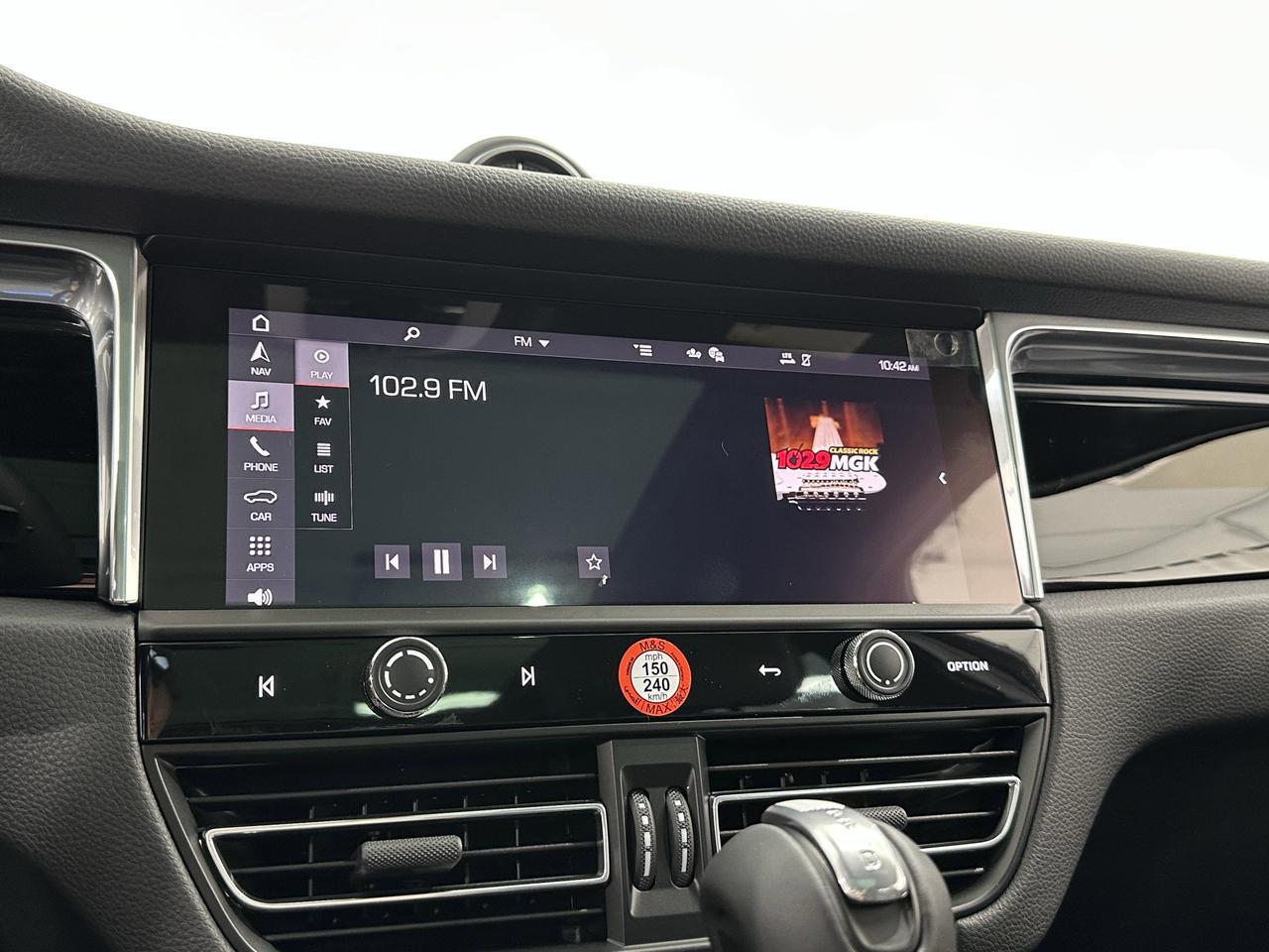 2025 Porsche Macan Newark DE