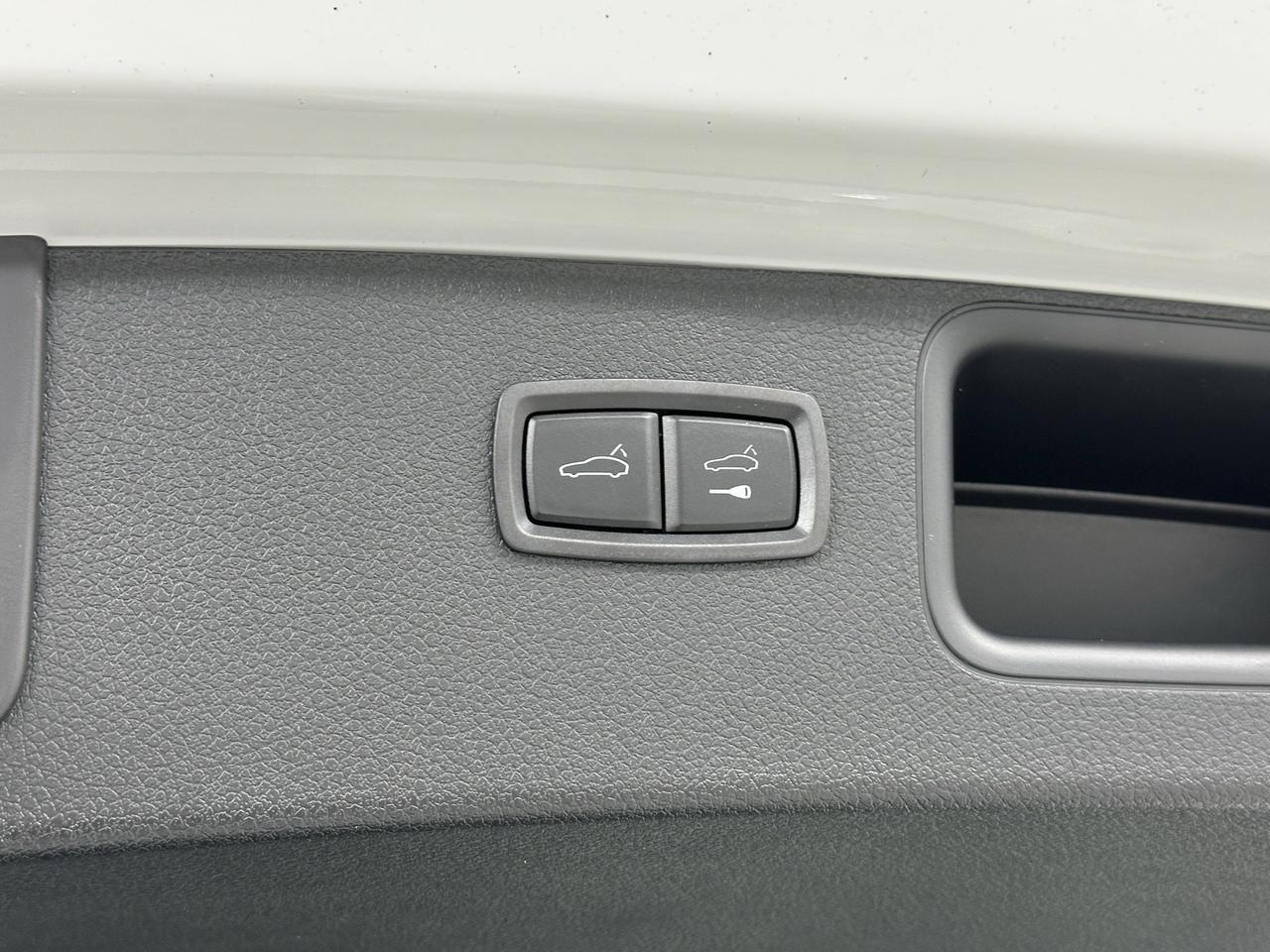 2025 Porsche Macan Newark DE