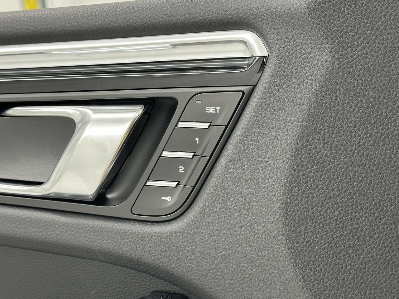 2025 Porsche Macan Newark DE