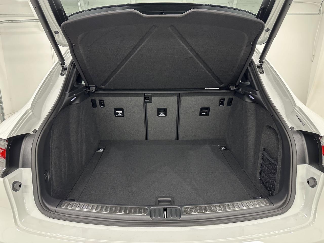 2025 Porsche Macan Newark DE