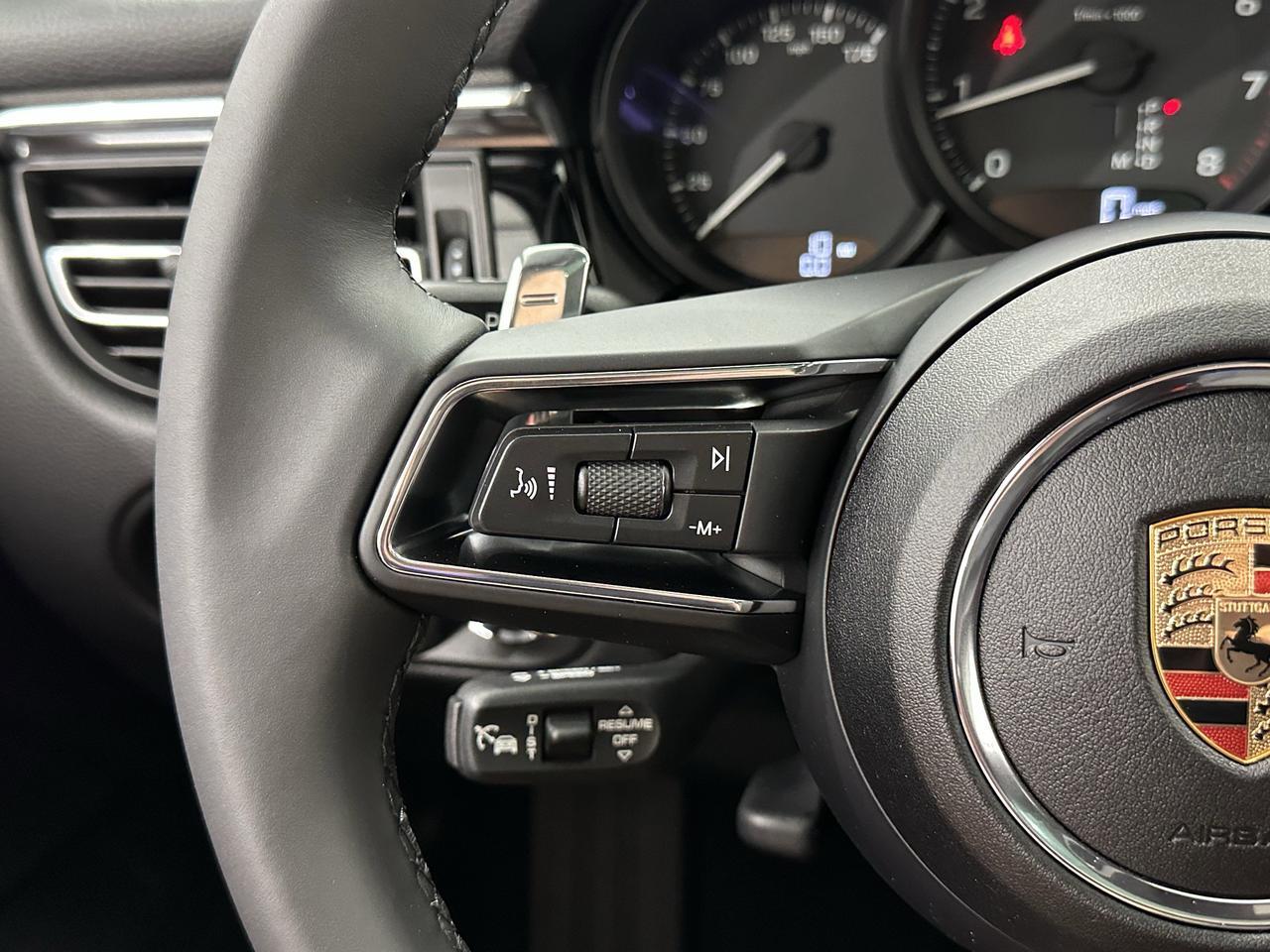 2025 Porsche Macan Newark DE