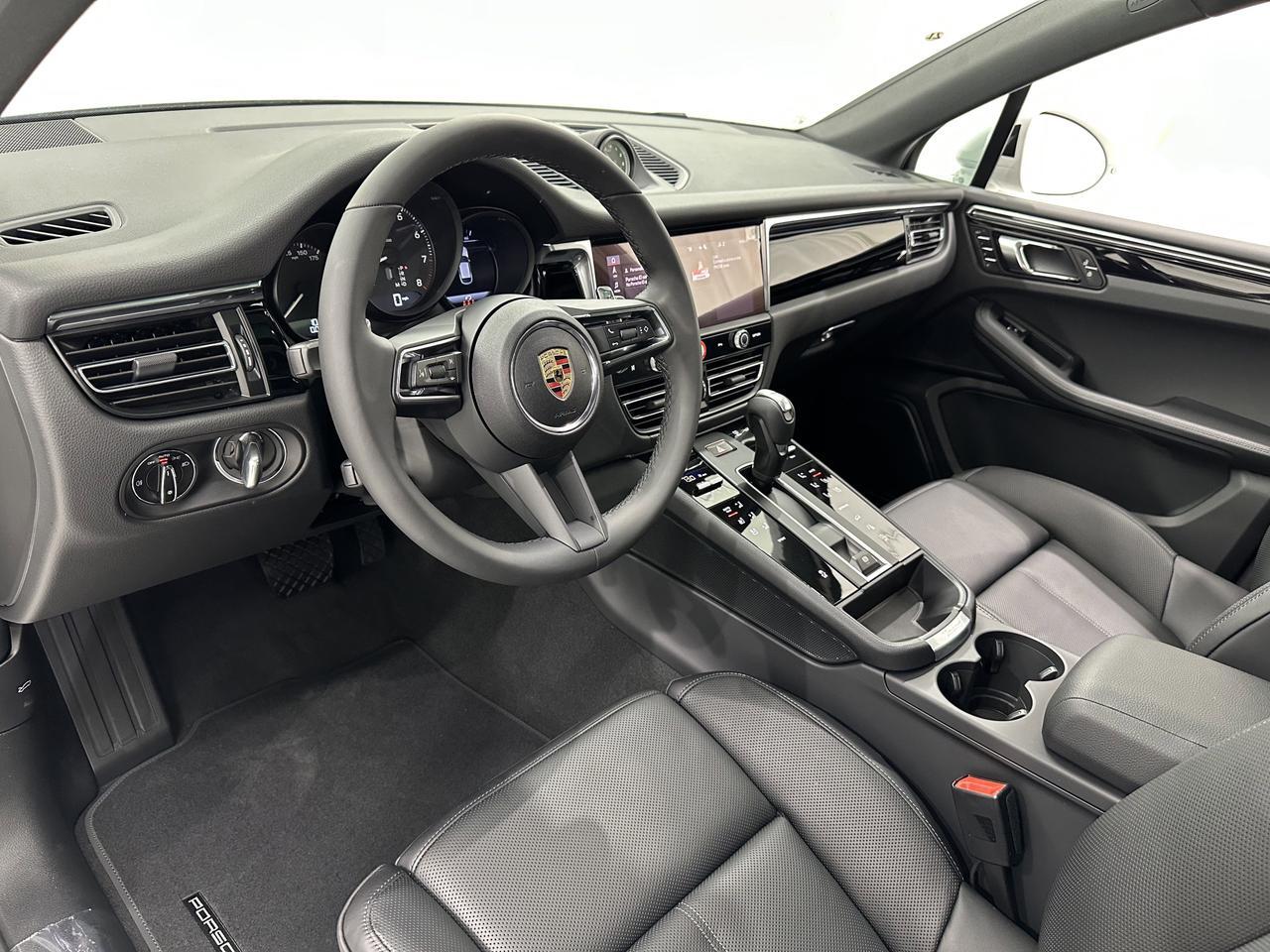 2025 Porsche Macan Newark DE