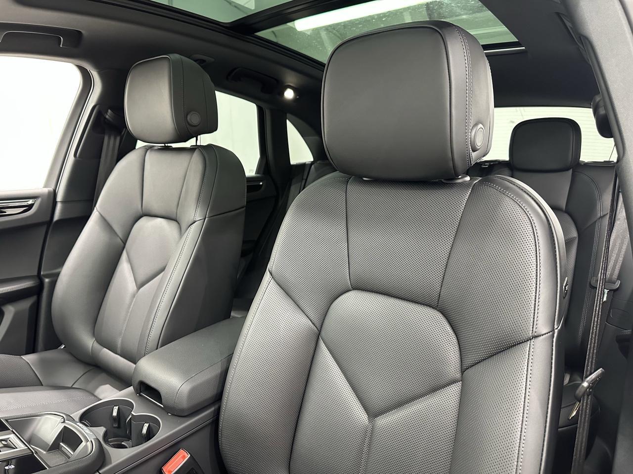 2025 Porsche Macan Newark DE