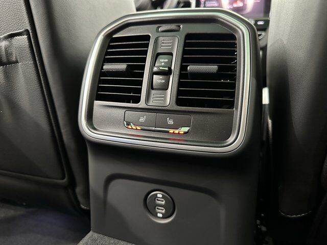 2025 Porsche Macan Newark DE