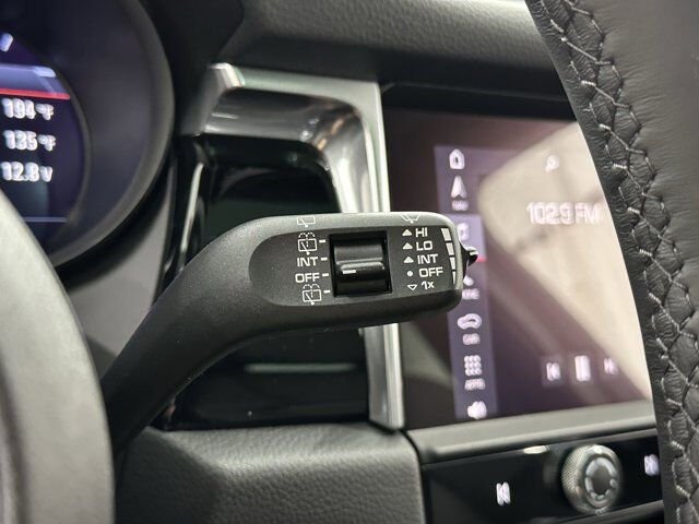 2025 Porsche Macan Newark DE