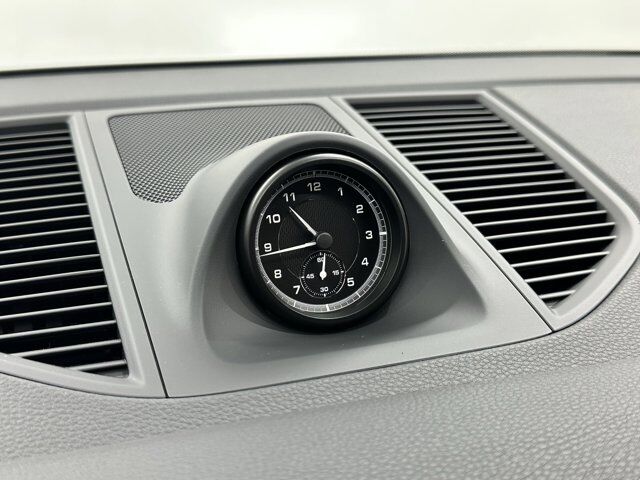 2025 Porsche Macan Newark DE