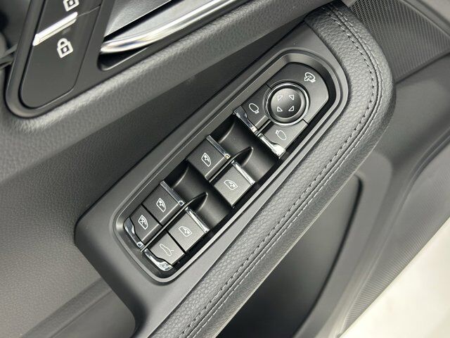2025 Porsche Macan Newark DE