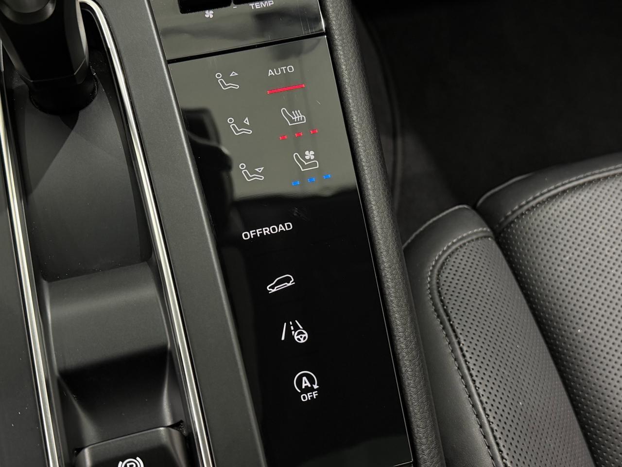 2025 Porsche Macan Newark DE