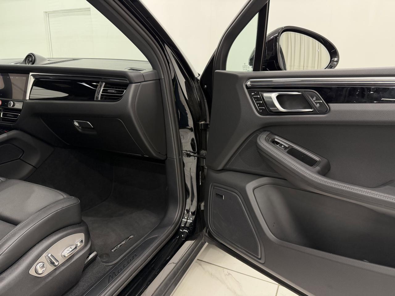 2025 Porsche Macan Newark DE