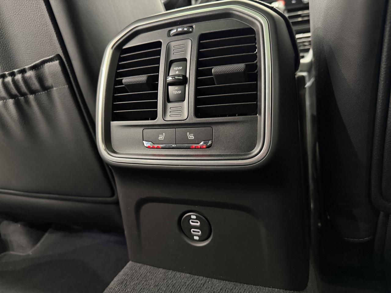 2025 Porsche Macan Newark DE