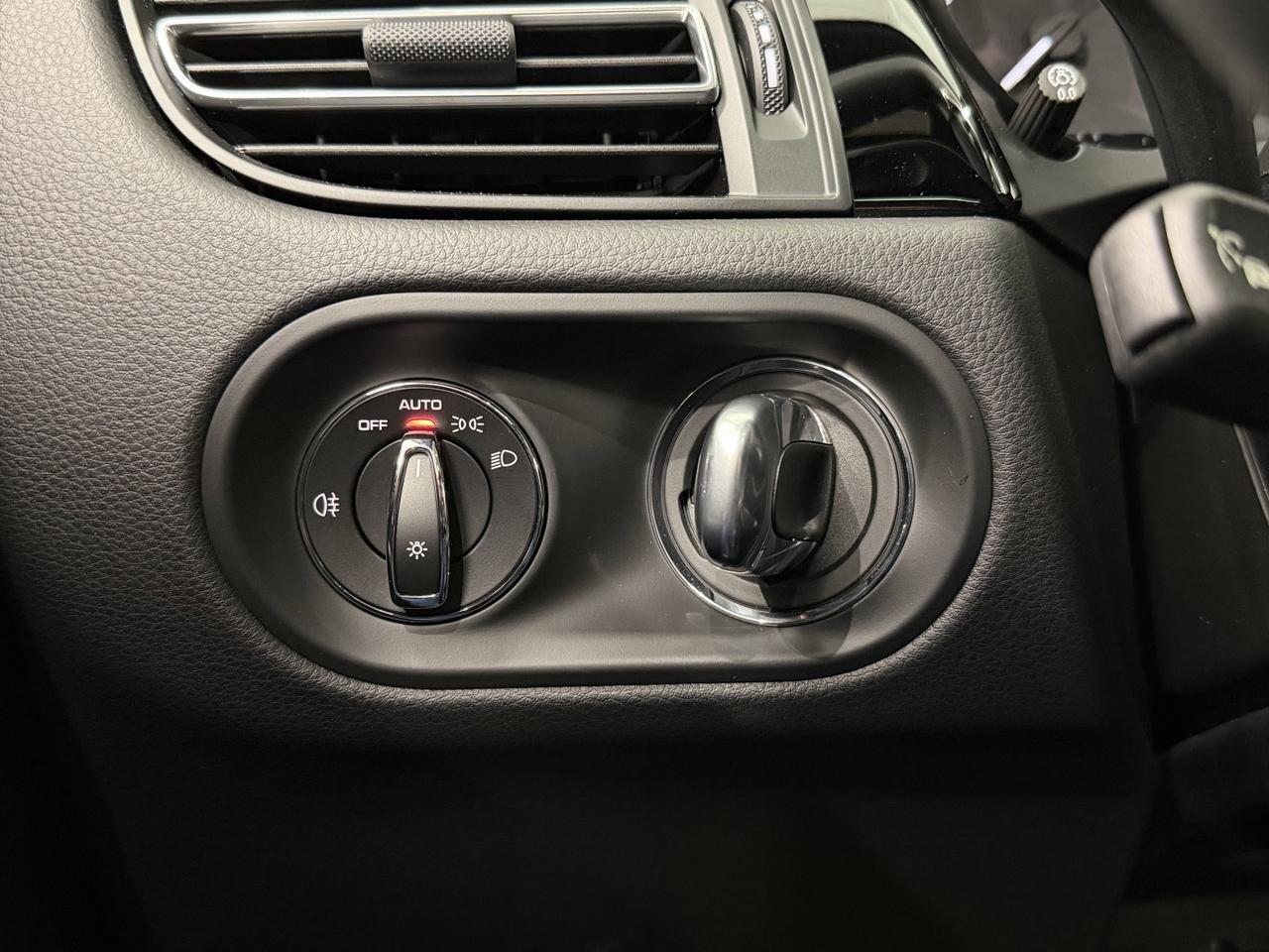 2025 Porsche Macan Newark DE