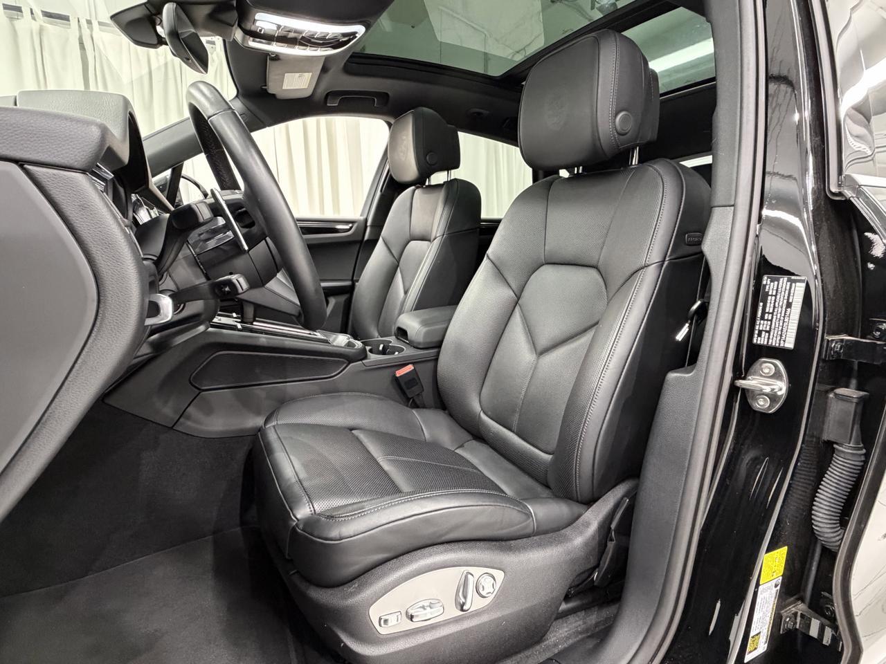 2025 Porsche Macan Newark DE