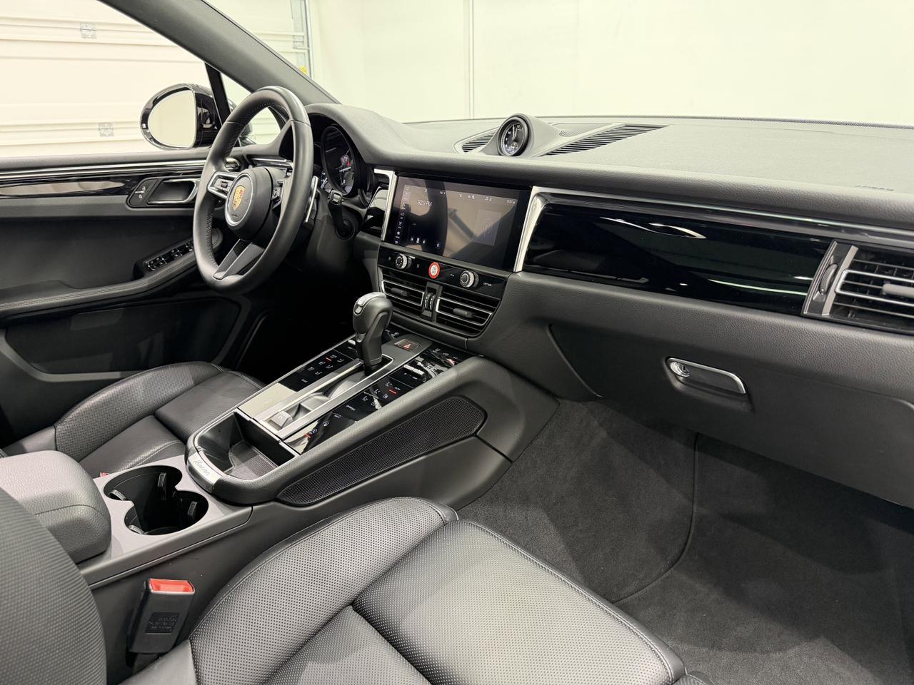 2025 Porsche Macan Newark DE