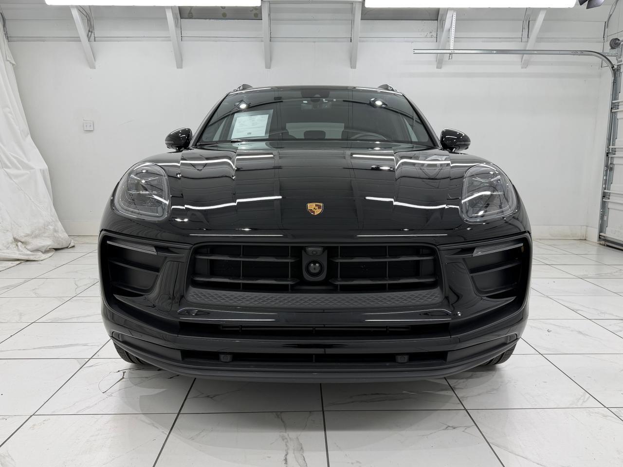 2025 Porsche Macan Newark DE