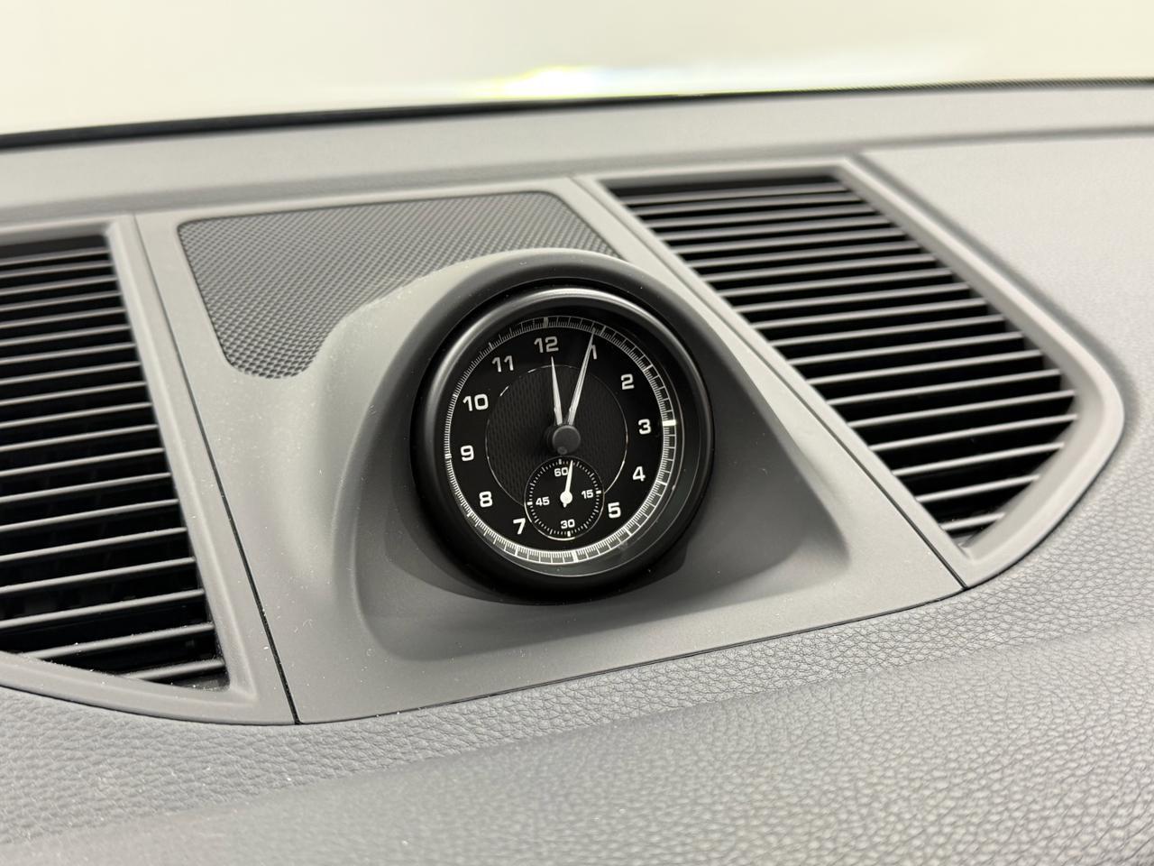 2025 Porsche Macan Newark DE