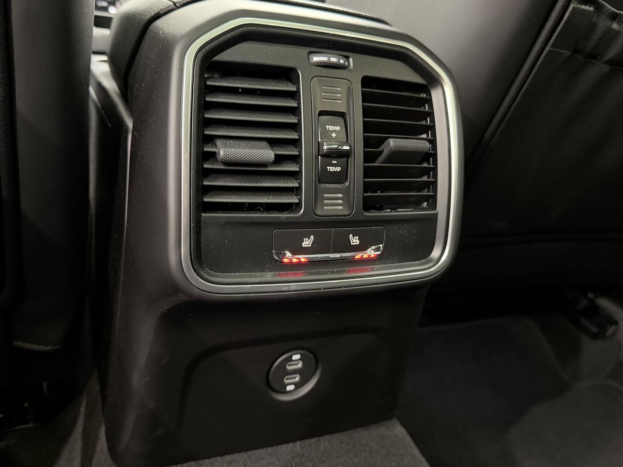 2025 Porsche Macan Newark DE