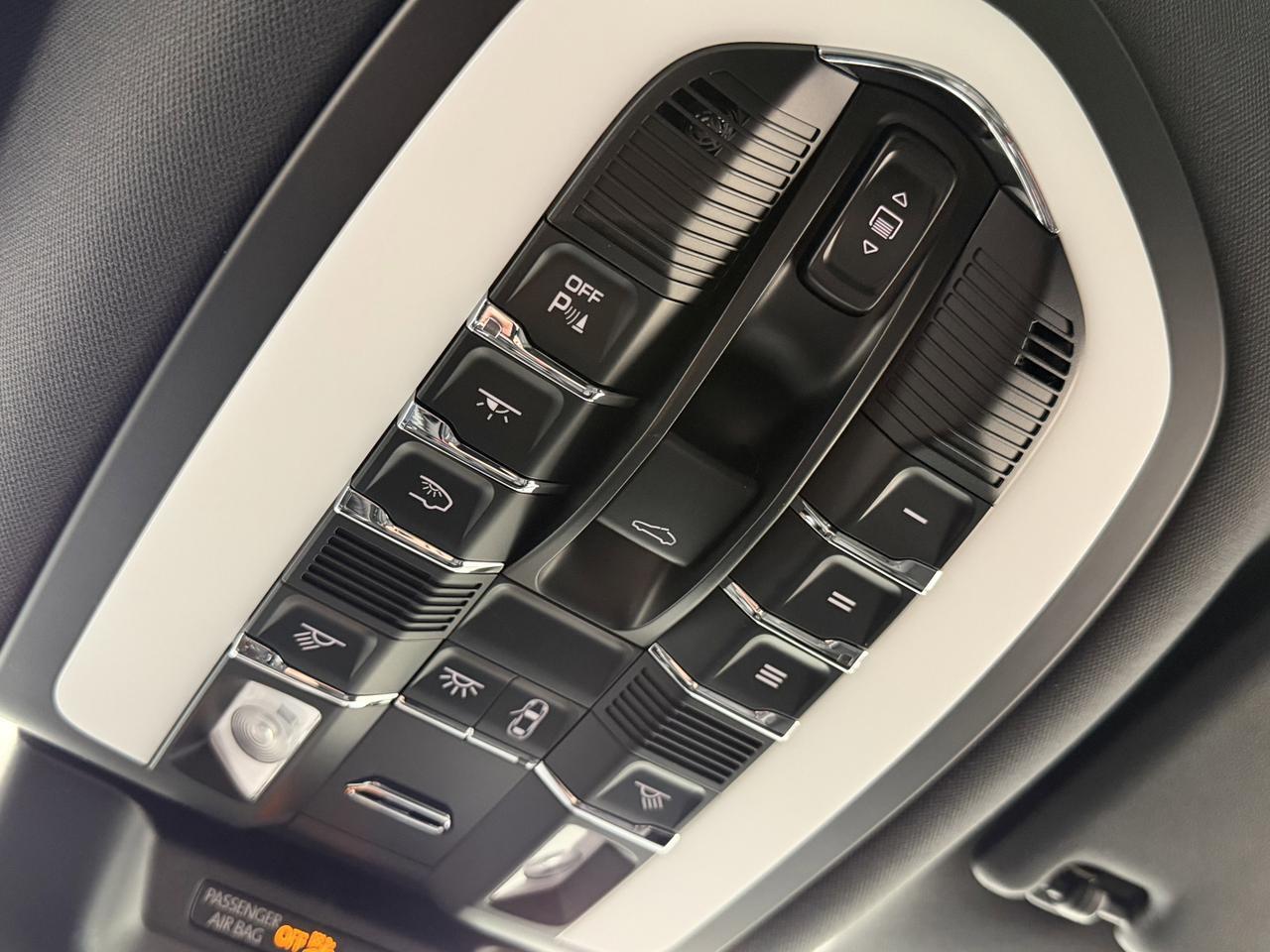 2025 Porsche Macan Newark DE