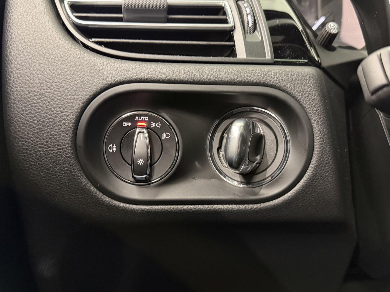 2025 Porsche Macan Newark DE