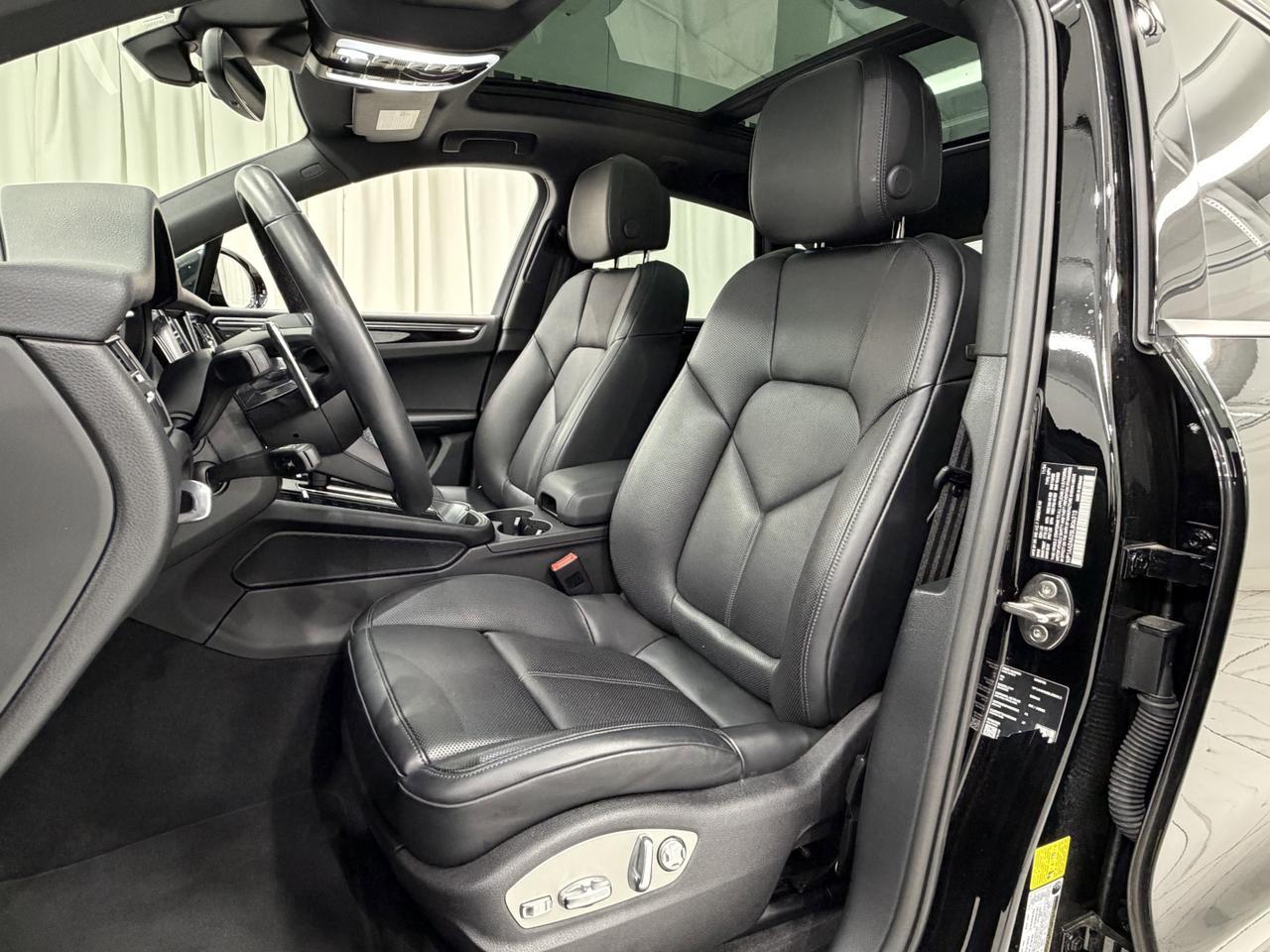 2025 Porsche Macan Newark DE