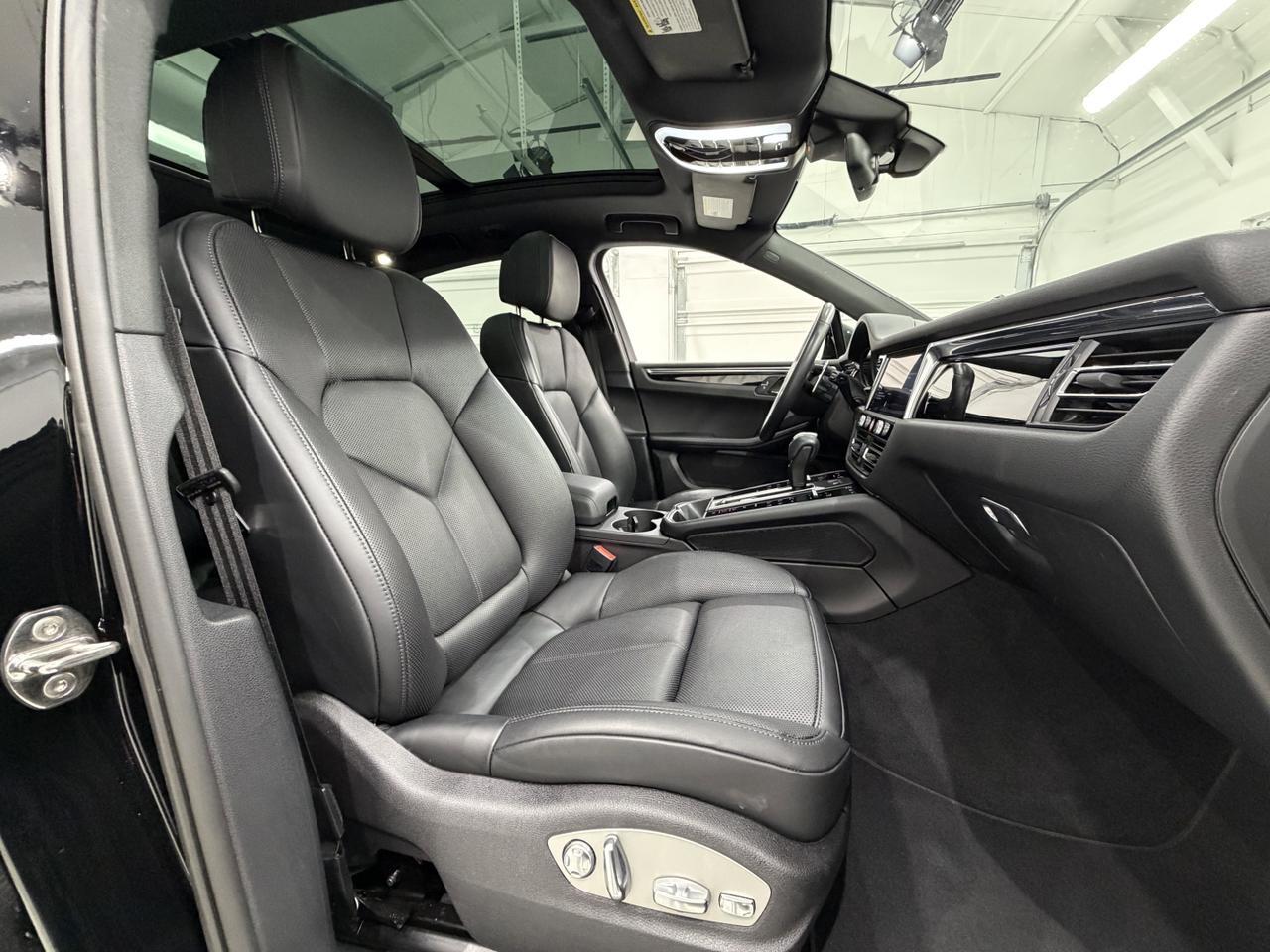 2025 Porsche Macan Newark DE