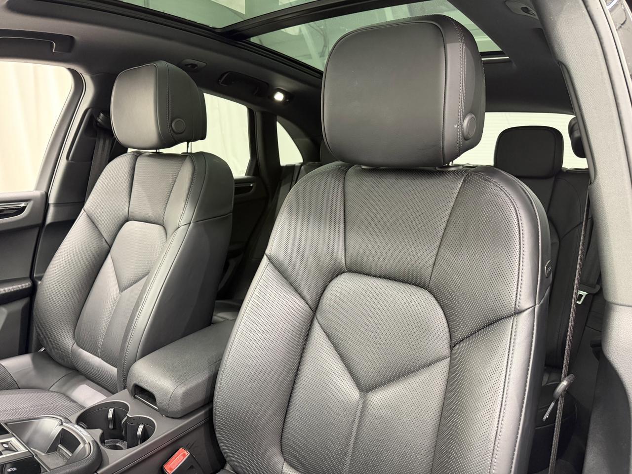 2025 Porsche Macan Newark DE