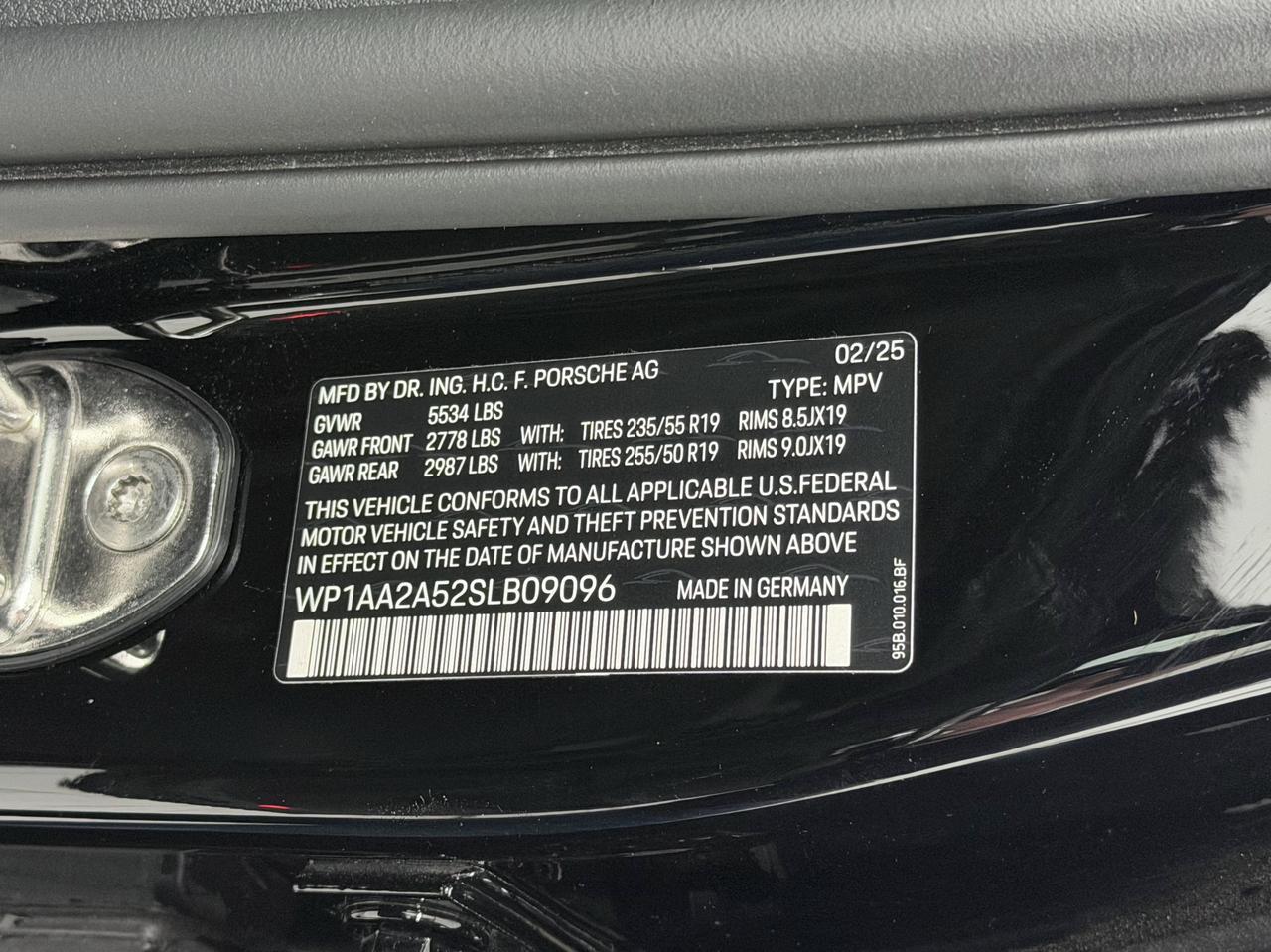 2025 Porsche Macan Newark DE