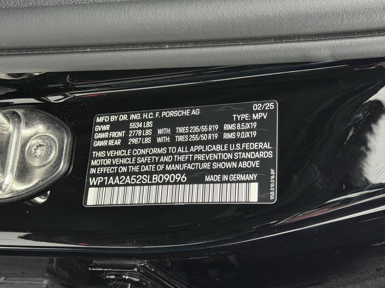 2025 Porsche Macan Newark DE