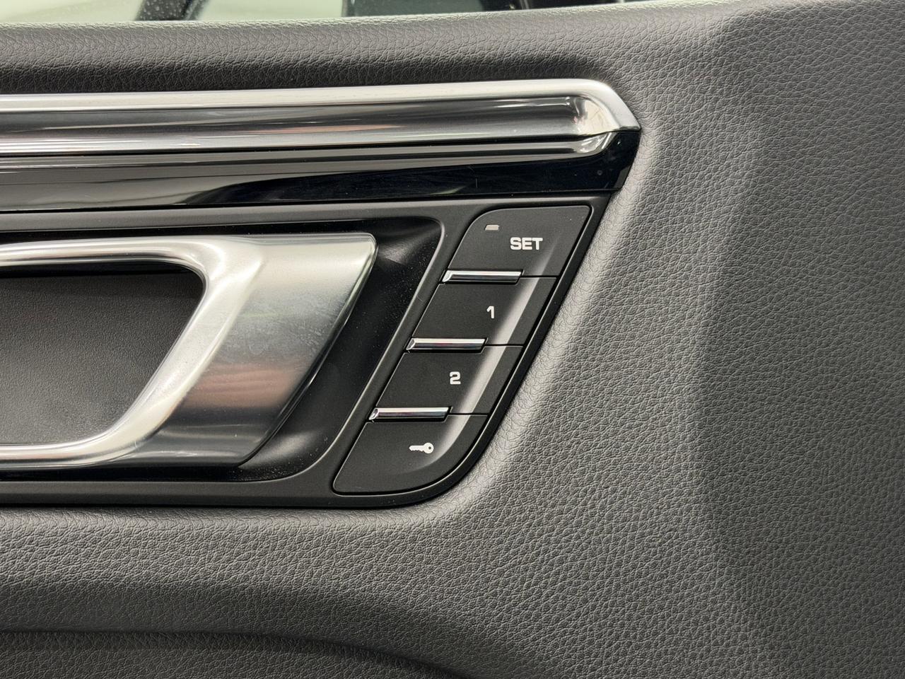 2025 Porsche Macan Newark DE