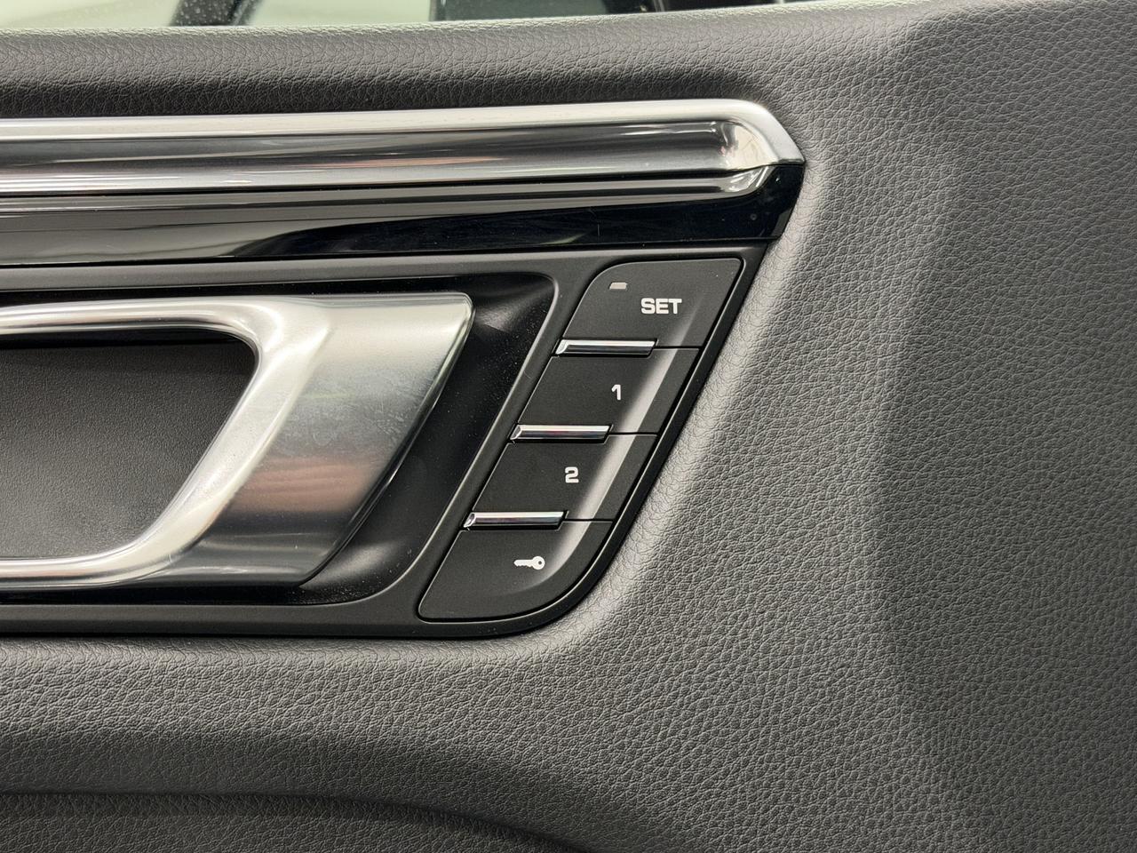 2025 Porsche Macan Newark DE