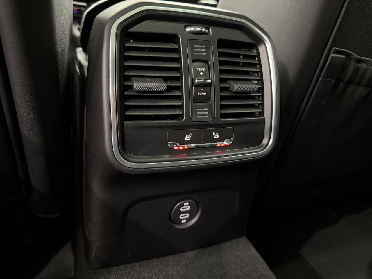 2025 Porsche Macan Newark DE