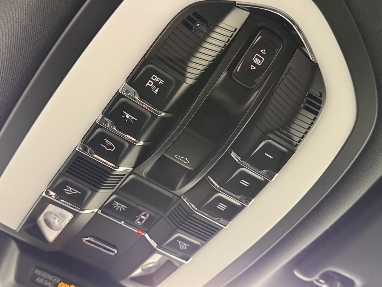 2025 Porsche Macan Newark DE