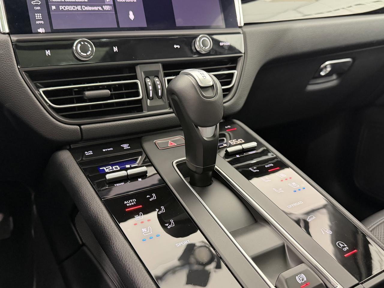 2025 Porsche Macan Newark DE