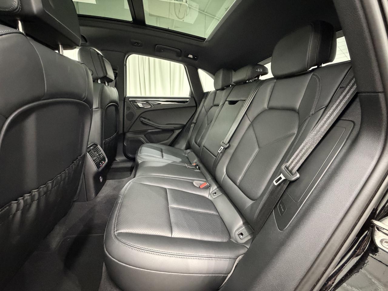 2025 Porsche Macan Newark DE