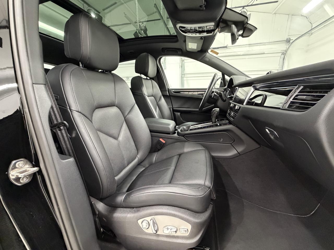 2025 Porsche Macan Newark DE